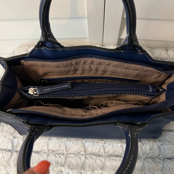 London Fog Navy Blue Crossbody Bag - Picture 9 of 14